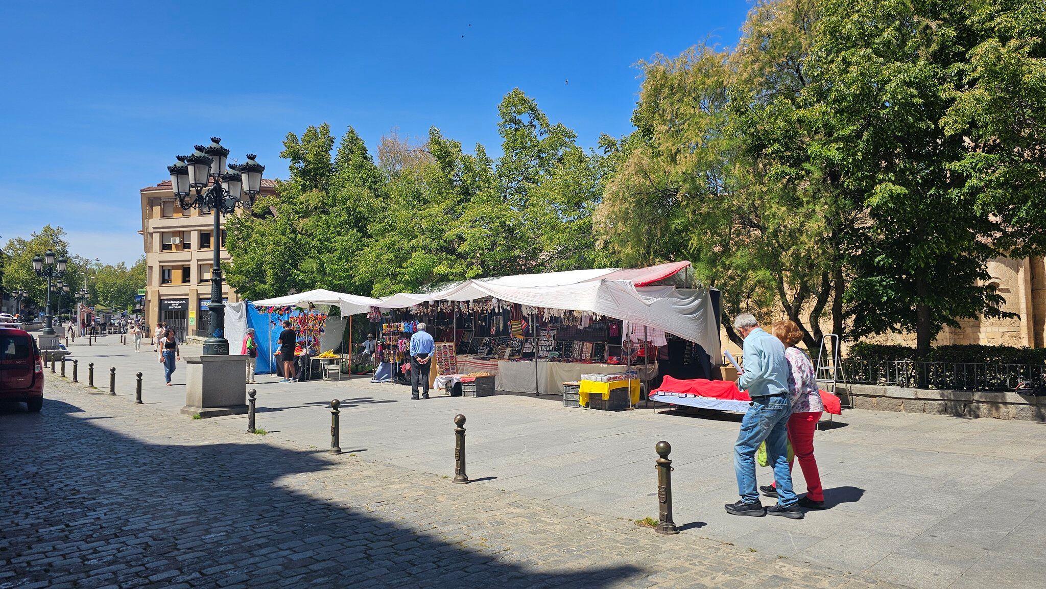 Ciudadanos critica que no se autoricen ferias en la Avenida del Acueducto pero se permitan otros puestos