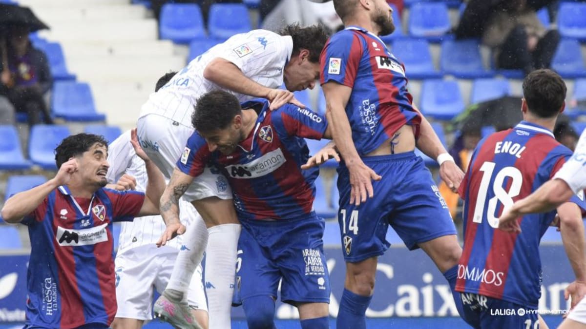 El Huesca frena al Deportivo