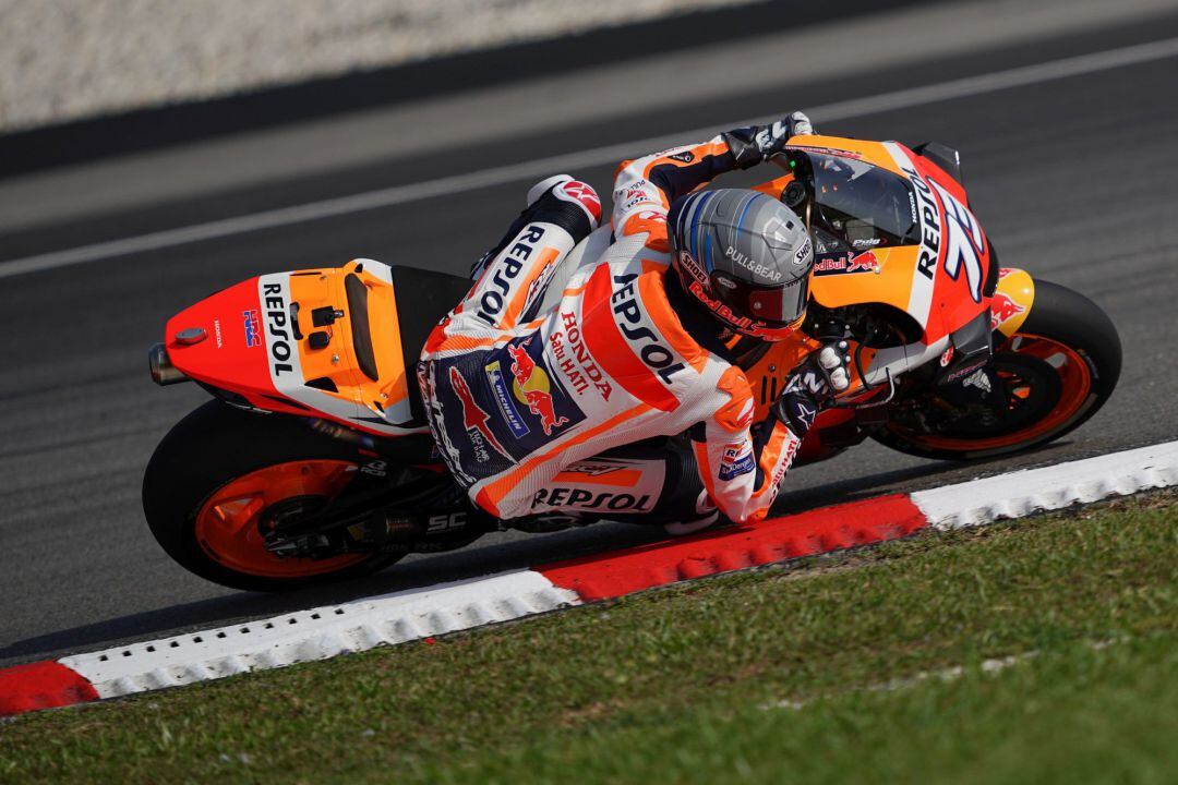 Alex Márquez durante unos entrenamientos en Sepang