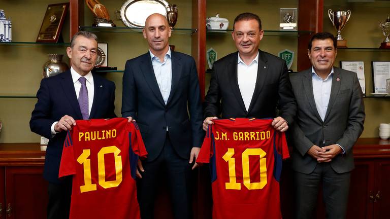 Paulino Rivero y José Miguel Garrido, junto a Luis Rubiales (RFEF) y Alejandro Morales Mansito (FITF).