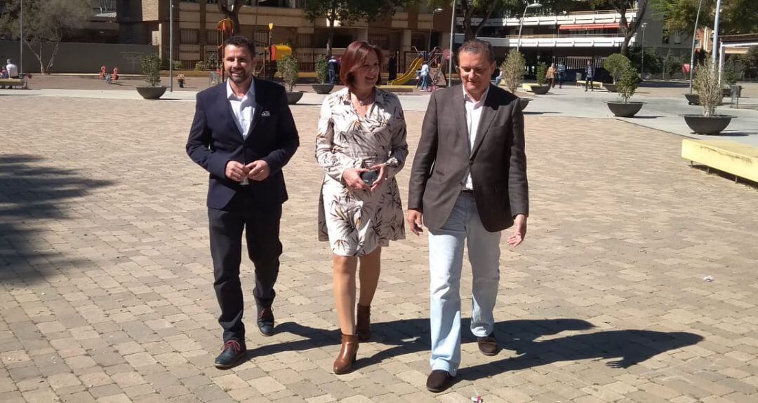 De izquierda a derecha: Mario G&oacute;mez, portavoz de Ciudadanos en el Ayto. de Murcia; Isabel Franco, cabeza de lista en las auton&oacute;micas, y Miguel Garaulet, n&uacute;mero uno al Congreso de los Diputados