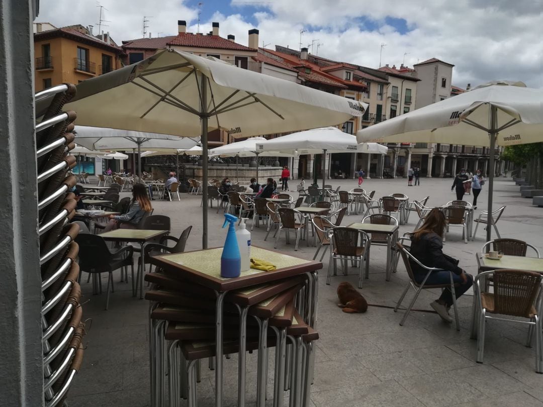 Imagen de archivo de veladores en la Plaza Mayor de Aranda