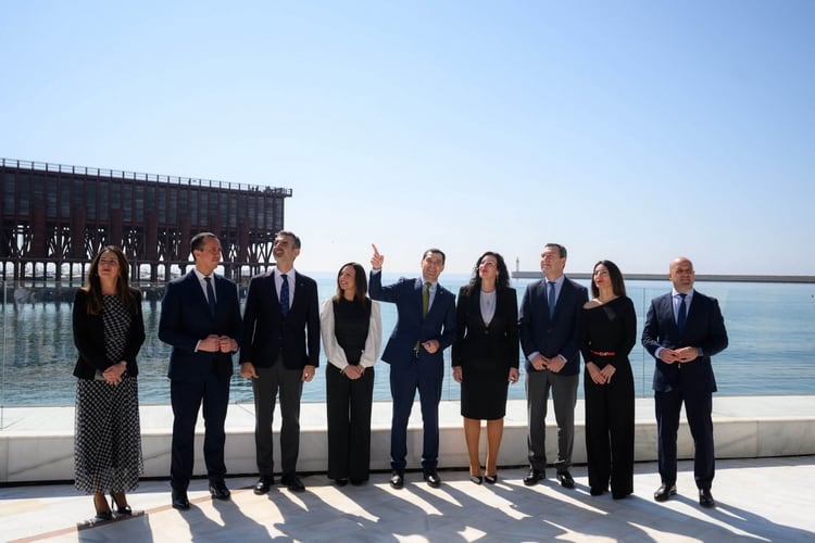 Almería abre su capital al mar después de 40 años e inaugura la primera fase de integración Puerto-Ciudad.