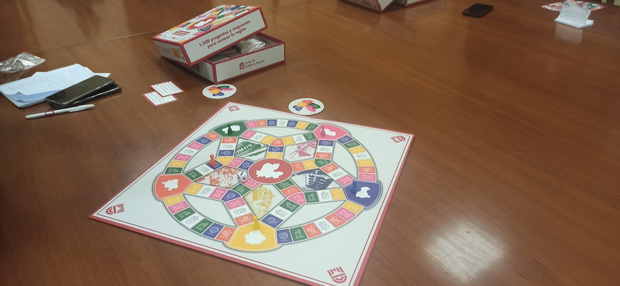 Tablero del Trivial "El gran juego de Castilla La Mancha".