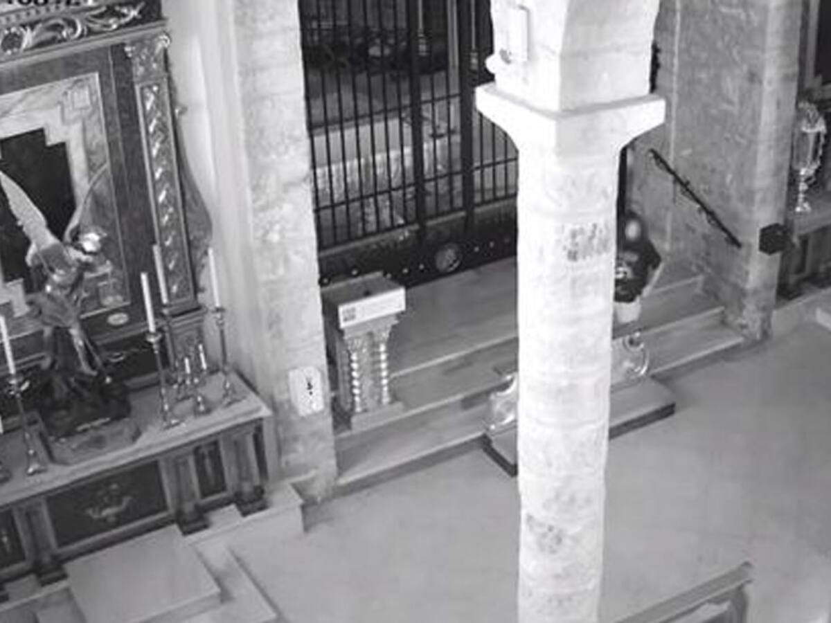 Un hombre, investigado por defecar en una iglesia