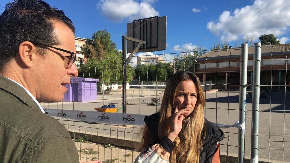 Alfaro visita el colegio Miguel Hernández de Elda