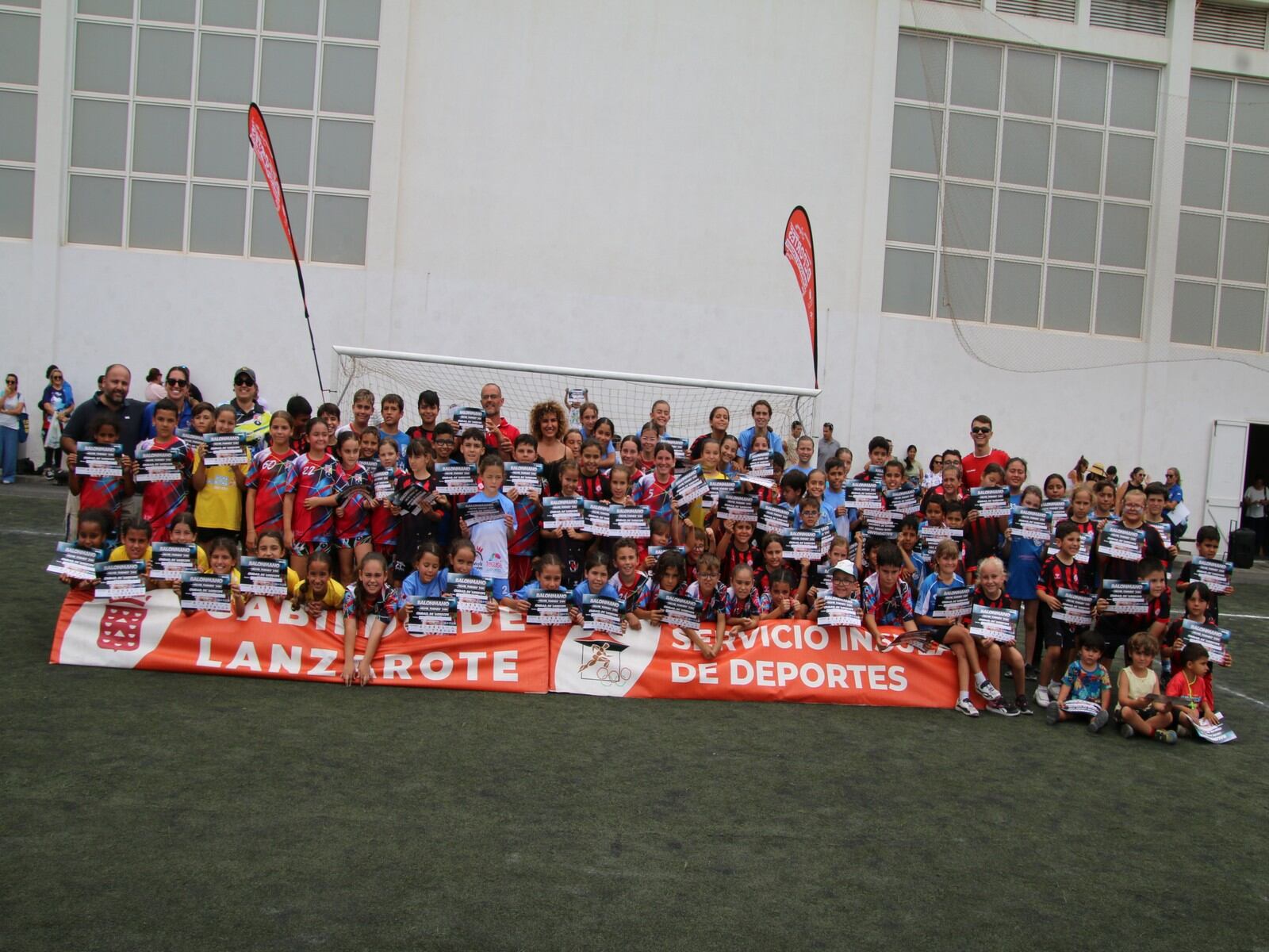 Participantes de categorías base en el Torneo 24 Horas “Ciudad de Arrecife” de balonmano.