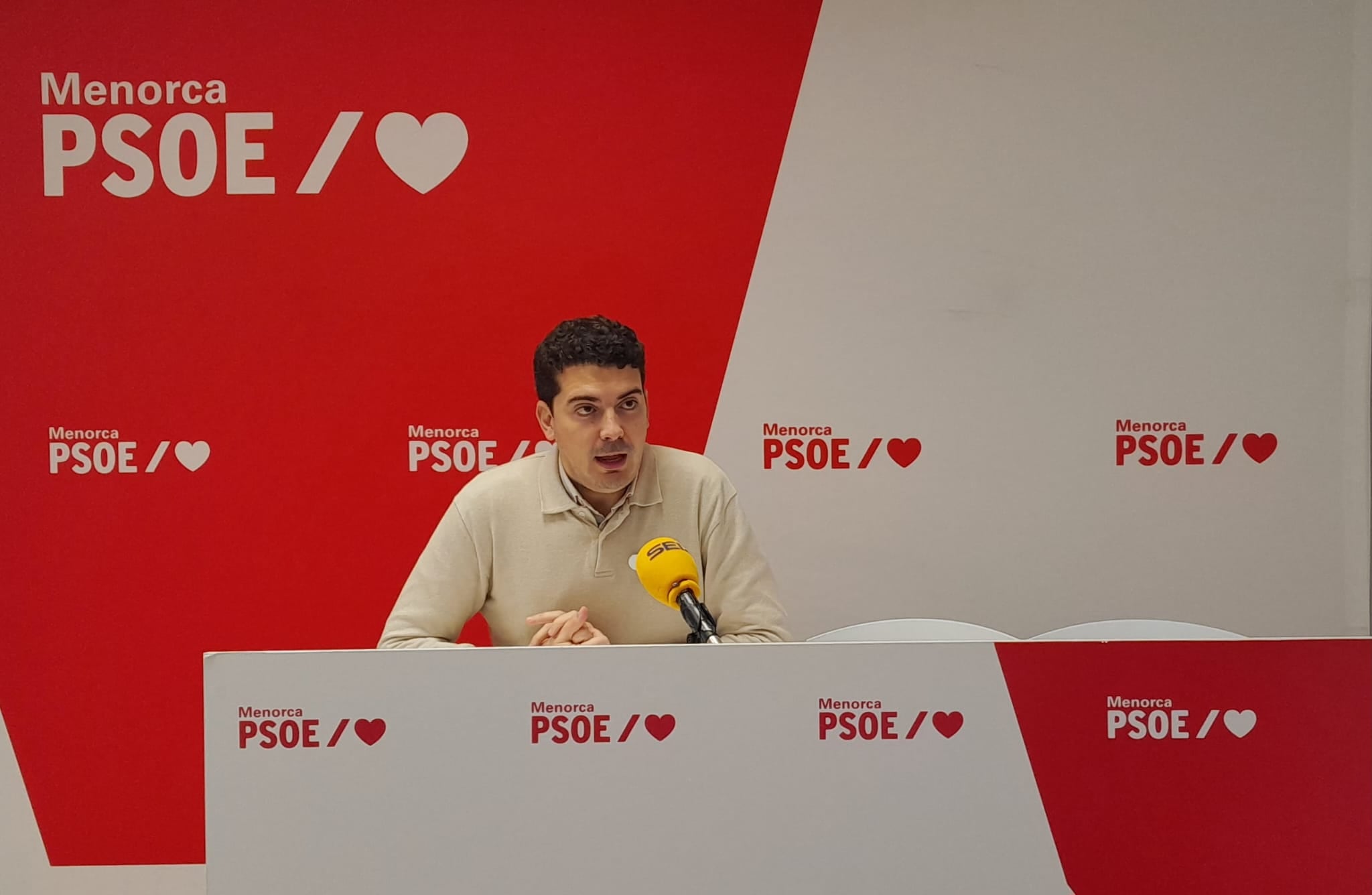 Mercadal en roda de premsa