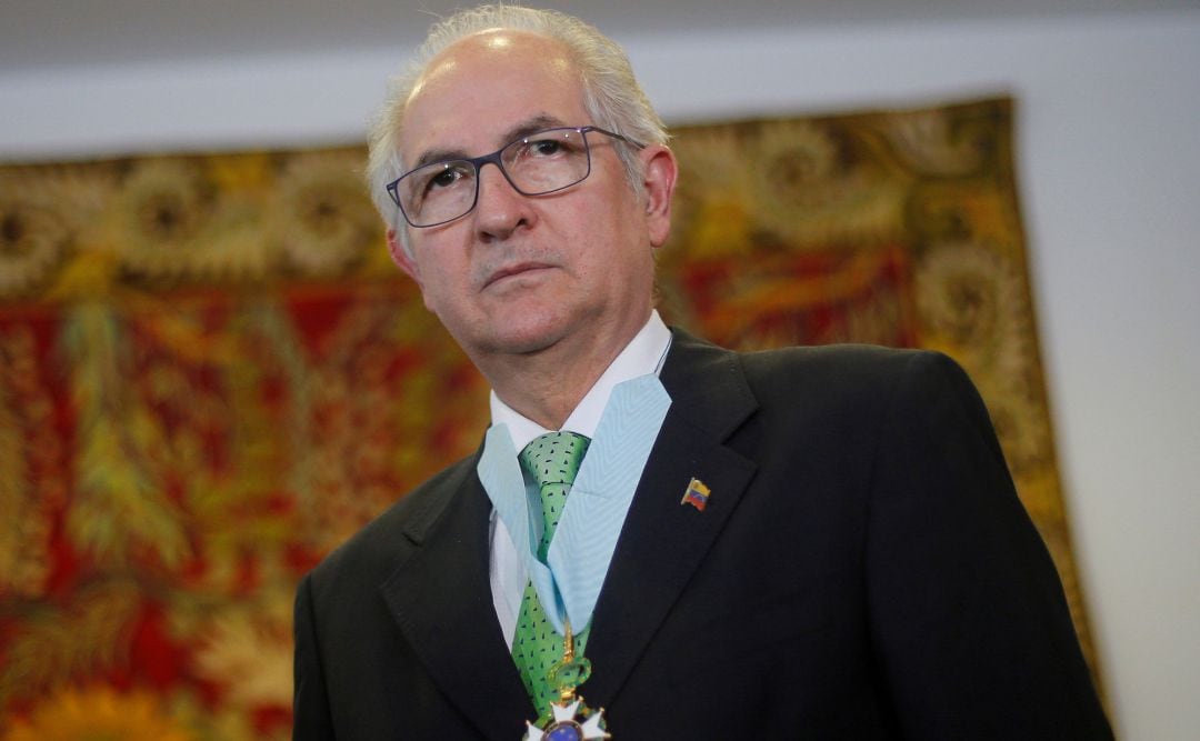 El opositor Antonio Ledezma en el acto de recepción de la Medalla de Cruzeiro Do Sul que le fue otorgada por el Ministro de exteriores brasileño Aloysio Nunes Ferreira en 2018.