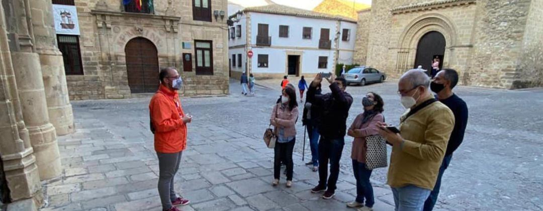 Visita guiada del personal de Pópulo Servicios Turísticos en Baeza.