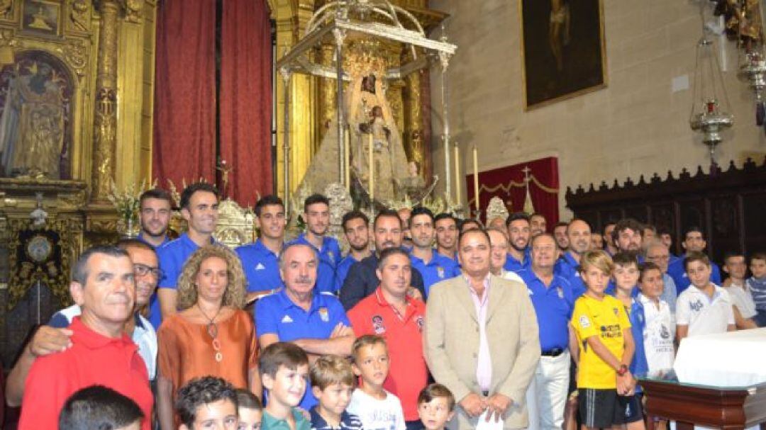 Imagen de la visita del Xerez CD a la Basílica de la Merced