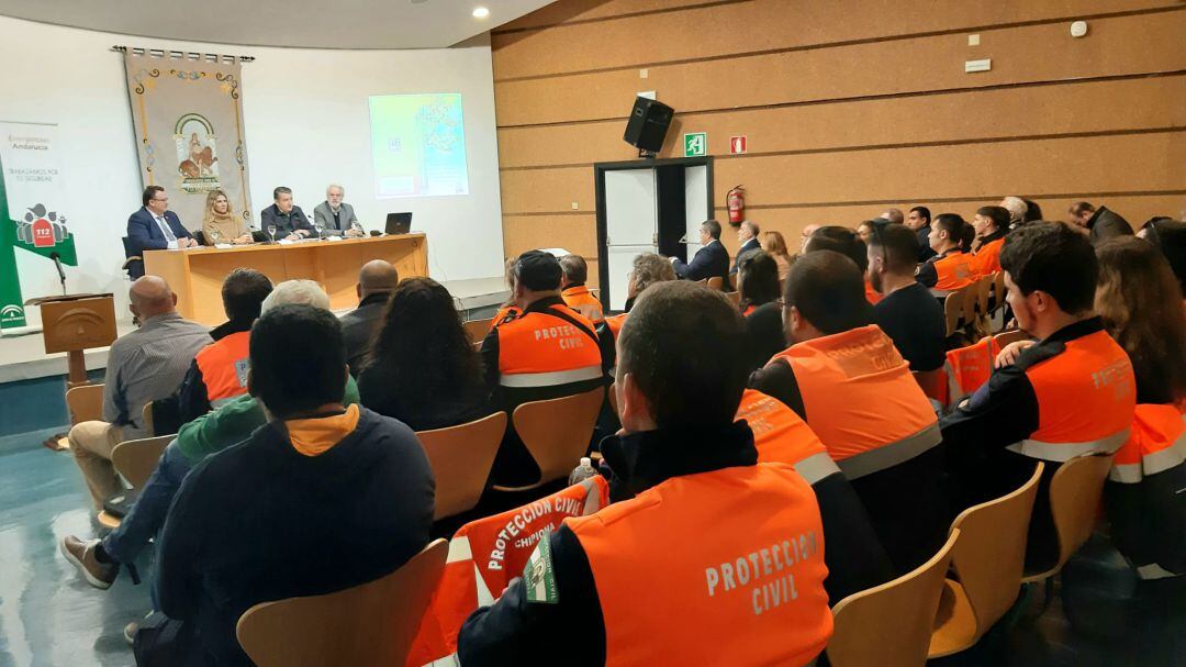 Imagen de archivo de unas jornadas con voluntarios de Protección Civil