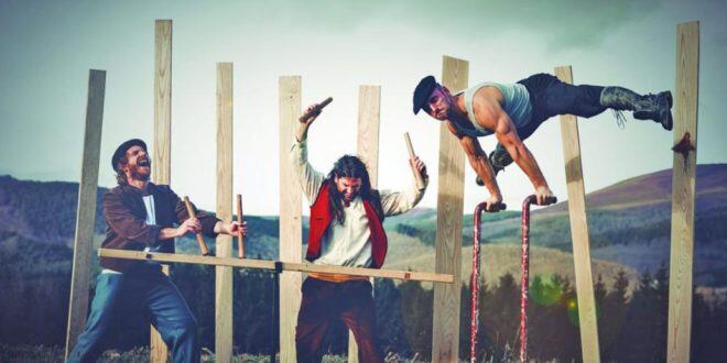 La compañía Hutsun y Ortzi en una actuación