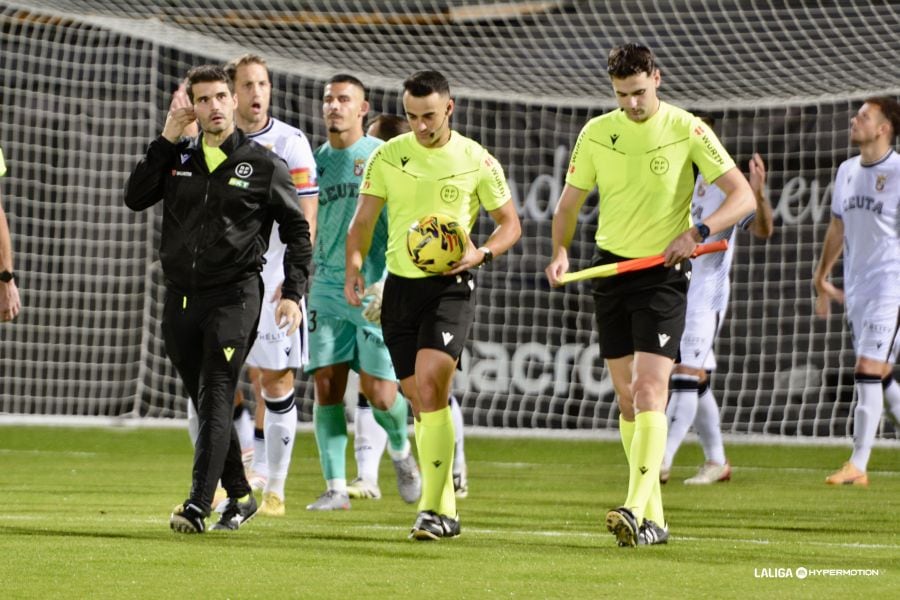 Una noche triste para el arbitraje español.