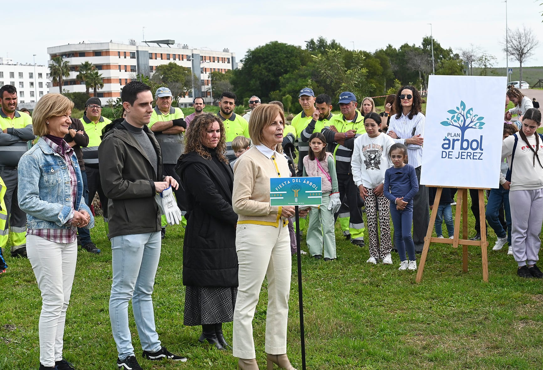 La alcaldesa de Jerez durante el acto en la Laguna de Torrox