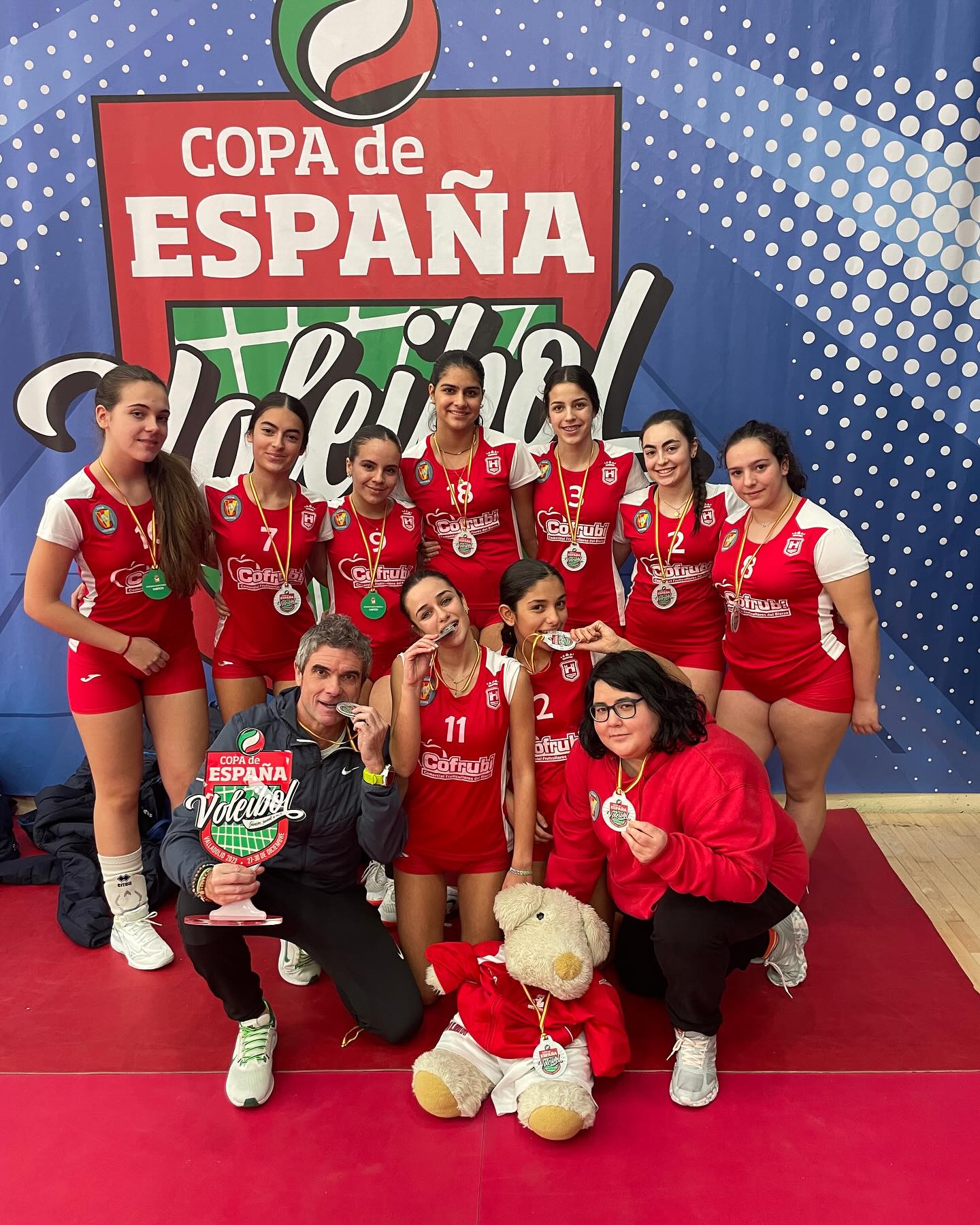 El Cofrubi Voleibol Ponferrada hace historia en el deporte berciano con este título nacional