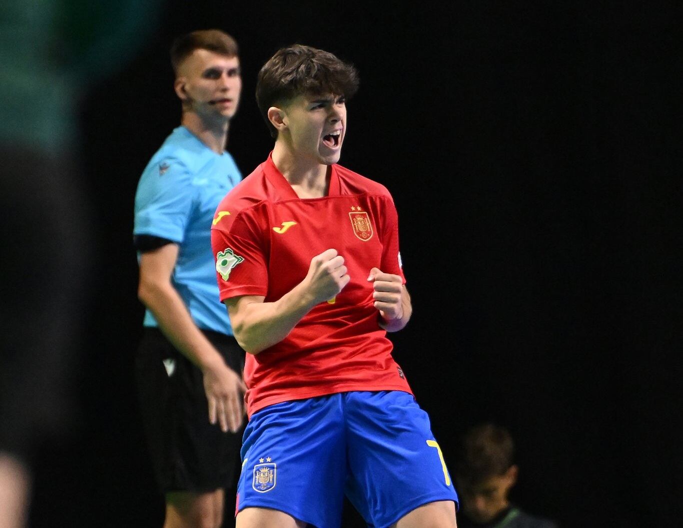 Dani Ruano celebra uno de los goles ante Eslovenia