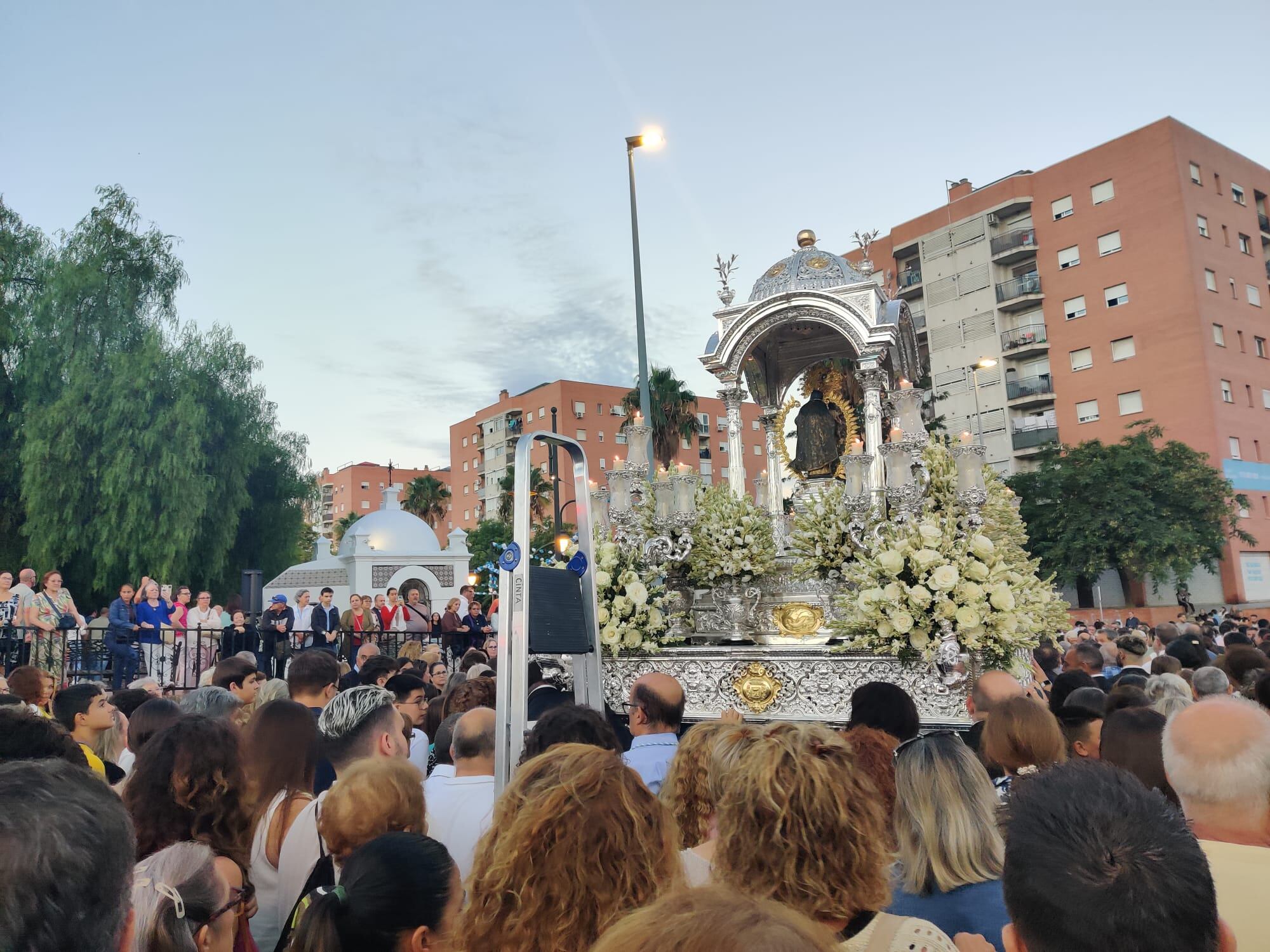 Bajada de la Virgen de la Cinta, patrona de Huelva. Recorrido por las calles de la ciudad hacia la Catedral de la Merced
