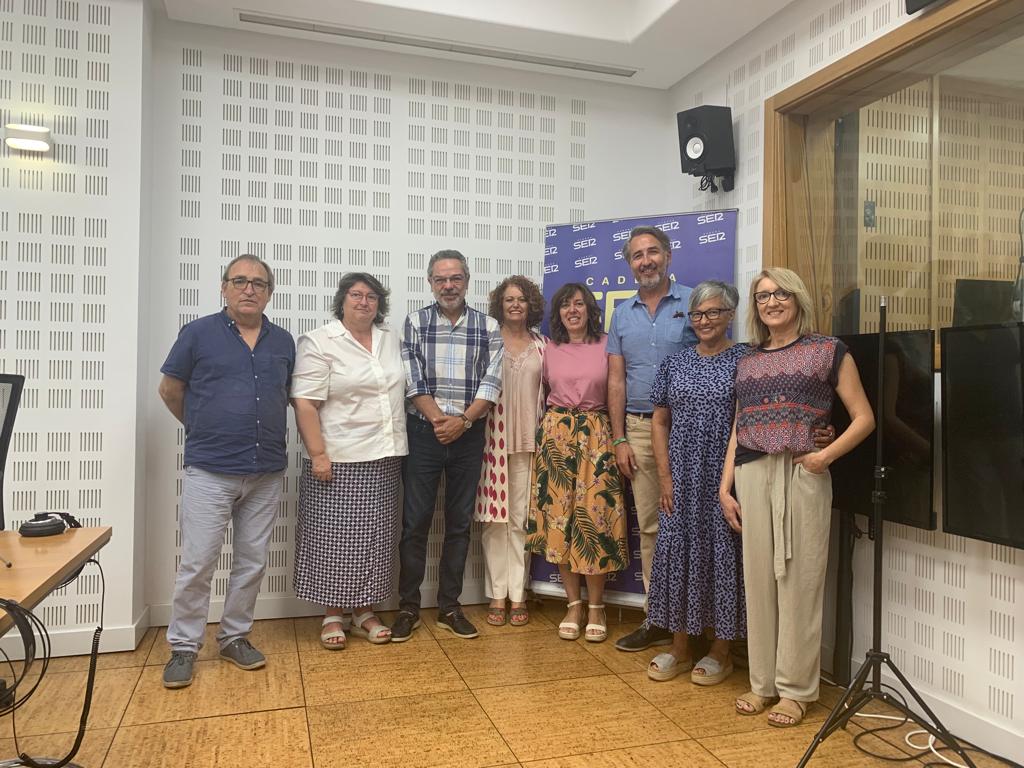 De izquierda a derecha, Guillermo Castillo, Teresa García, Salomón Hachuel, Adela Castaño, Alejandra Gálvez, Javier González, Lola Vera e Inmaculada Cuendes