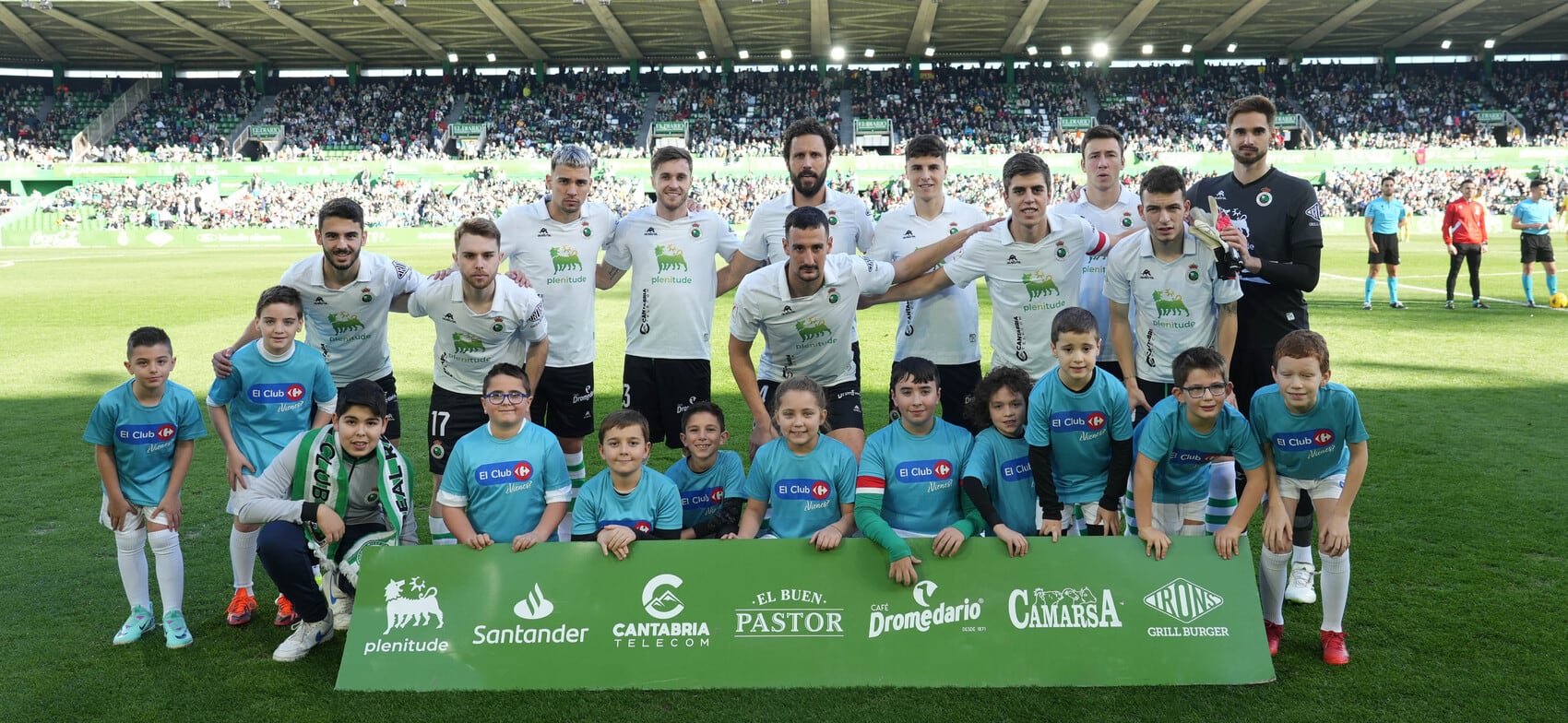 El once titula del Racing que jugó el última partido en El Sardinero