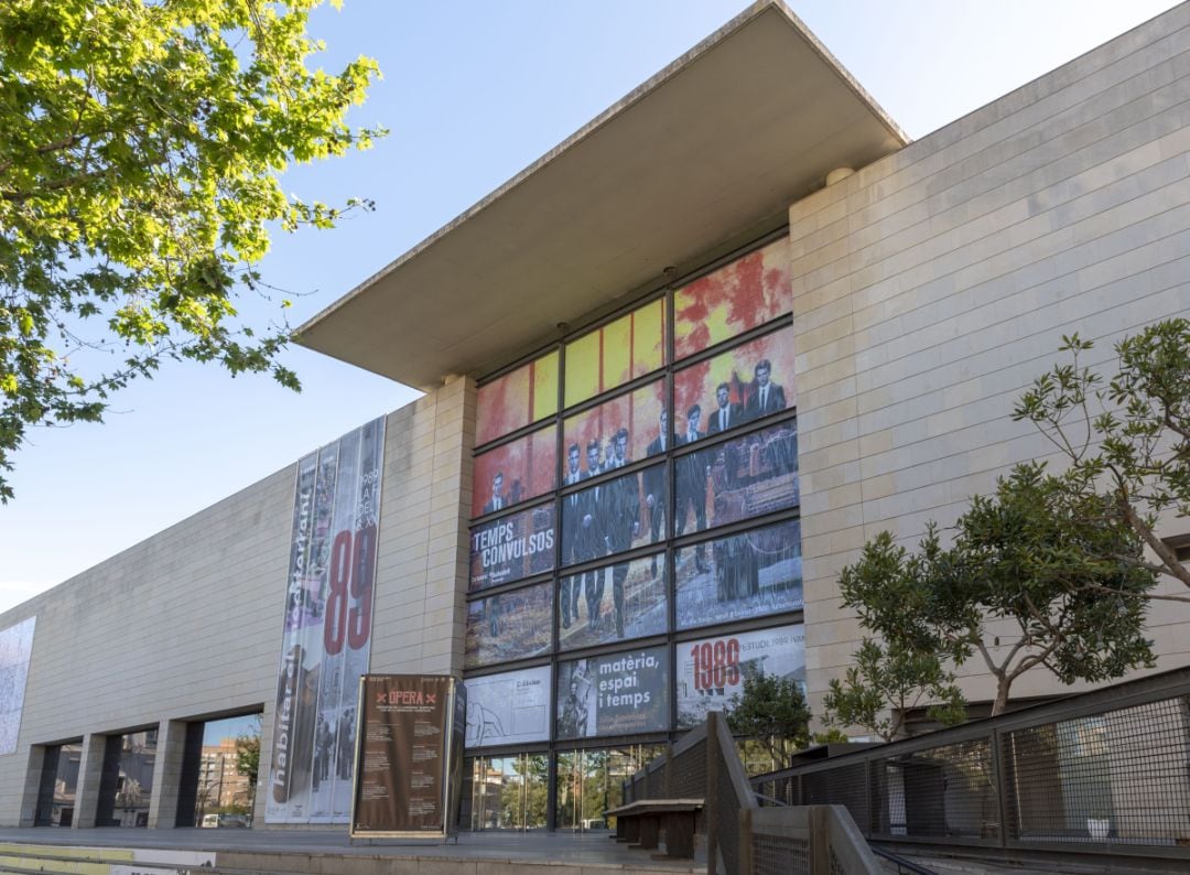 Fachada del Instituto Valenciano de Arte Moderno, IVAM