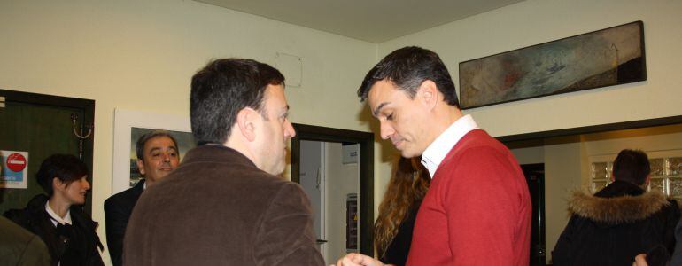 Valentín González Formoso y pedro Sánchez en Radio Coruña. Foto de archivo