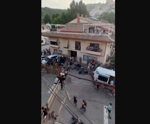 Captura de vídeo del encierro celebrado este viernes en Alcalá del Júcar (Albacete)