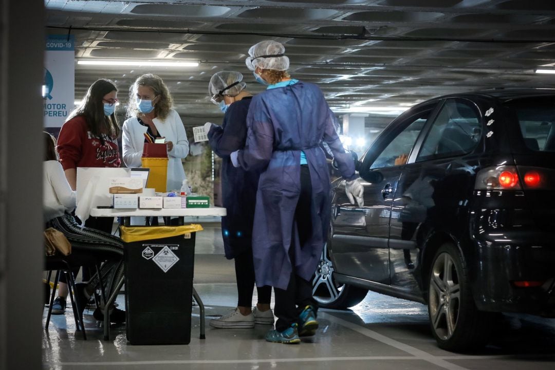 Sanidad fija con las autonomías unos criterios para los cribados antiCOVID