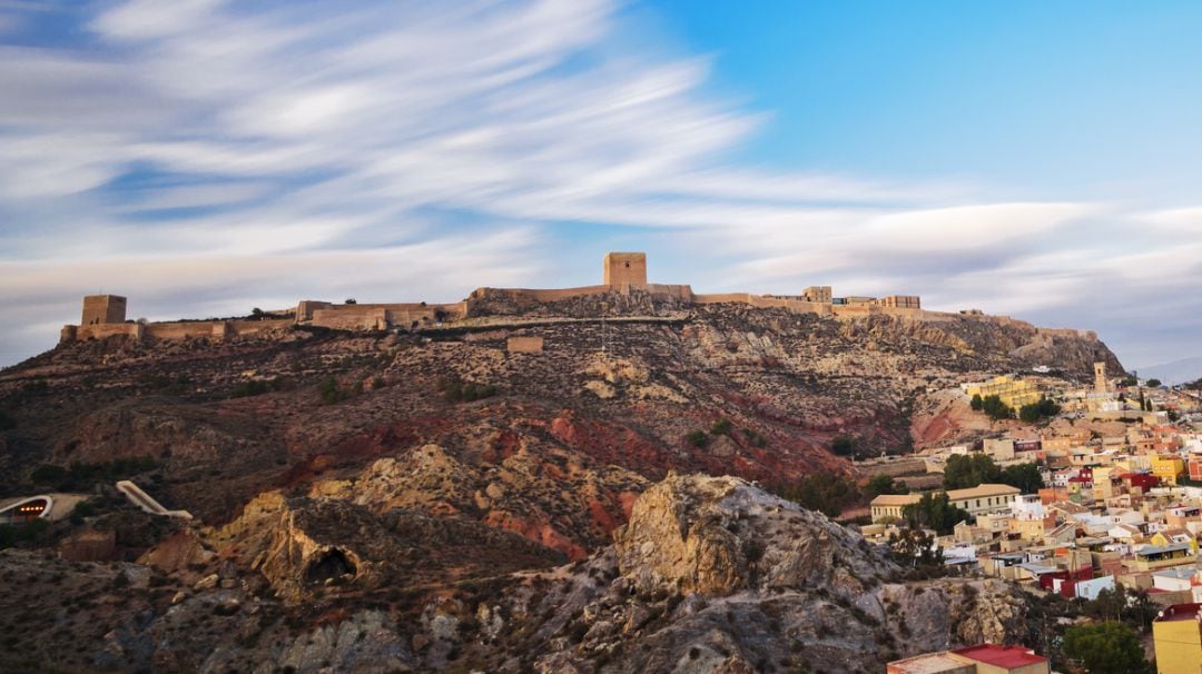 Sofocan un conato de incendio en la ladera del Castillo de Lorca 