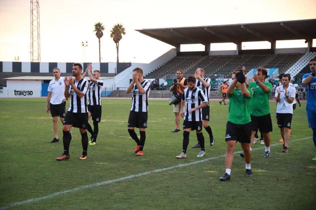 La plantilla se marcha del Municipal.