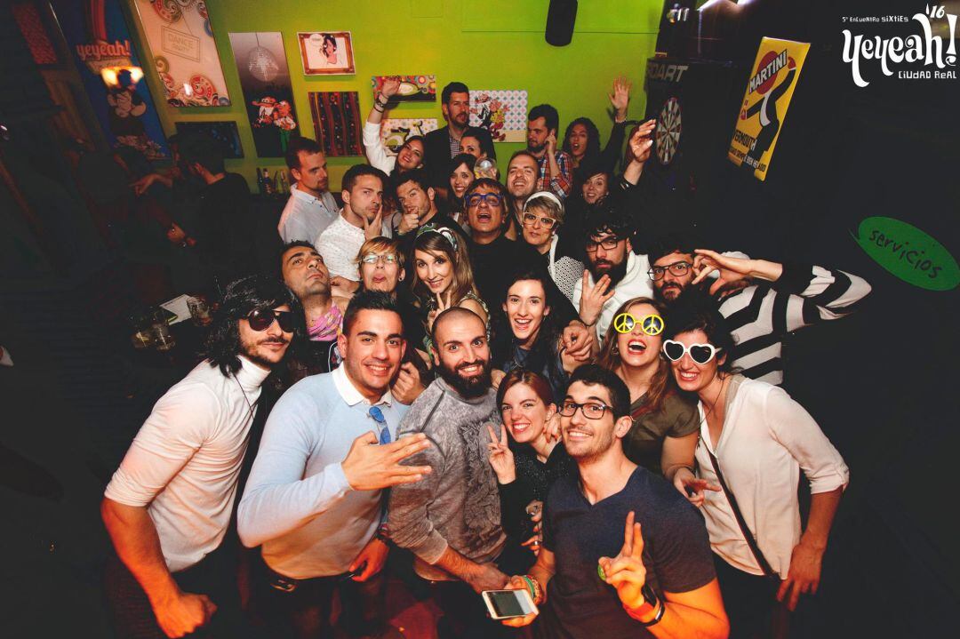 Una de las famosas fiestas yeyeah organizadas en La Rue