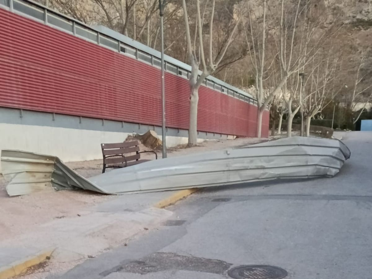 Cierre de parques y suspensión de actividades al aire libre durante la tarde del viernes por el nivel de alerta Naranja por fuertes vientos
