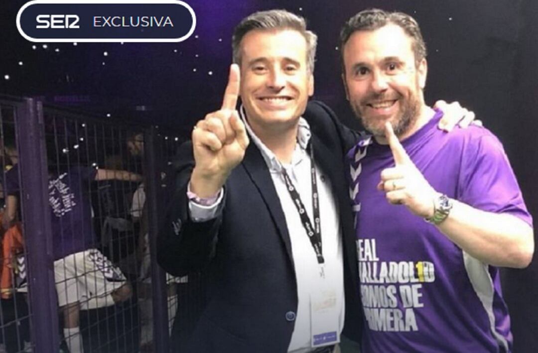 Miguel Ángel Gómez celebra con Sergio González el ascenso del Real Valladolid