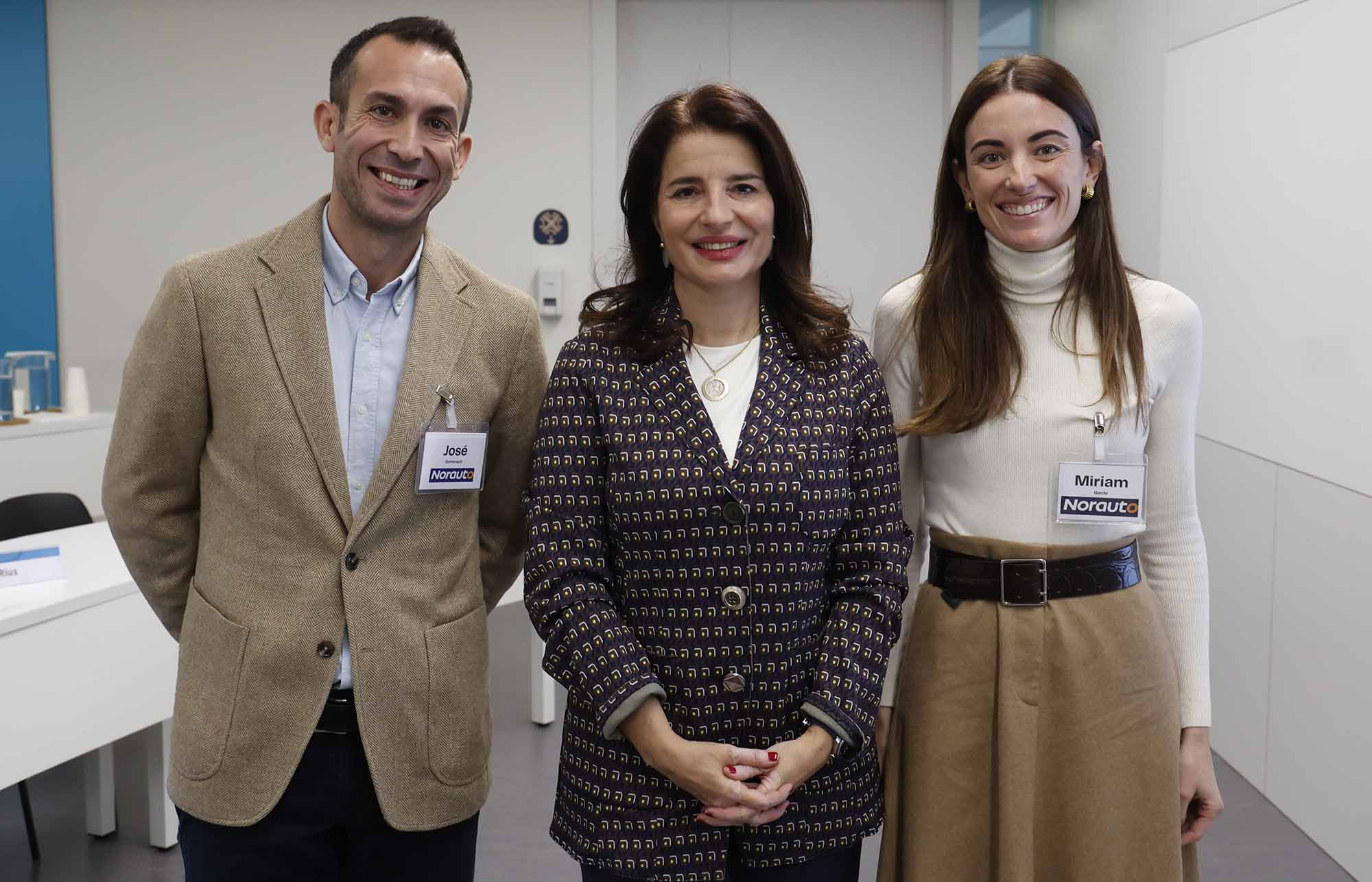 De izquierda a derecha: José Doménech, director general de Norauto España, Hortensia Roig, consejera de Mercadona y presidenta de EDEM y Míriam Garde, Directora de RH de Norauto España