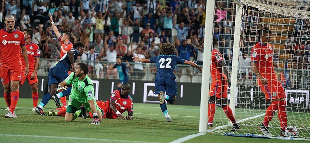 Los jugadores del Porto celebran el segundo gol que culminaba la remontada ante los getafenses.