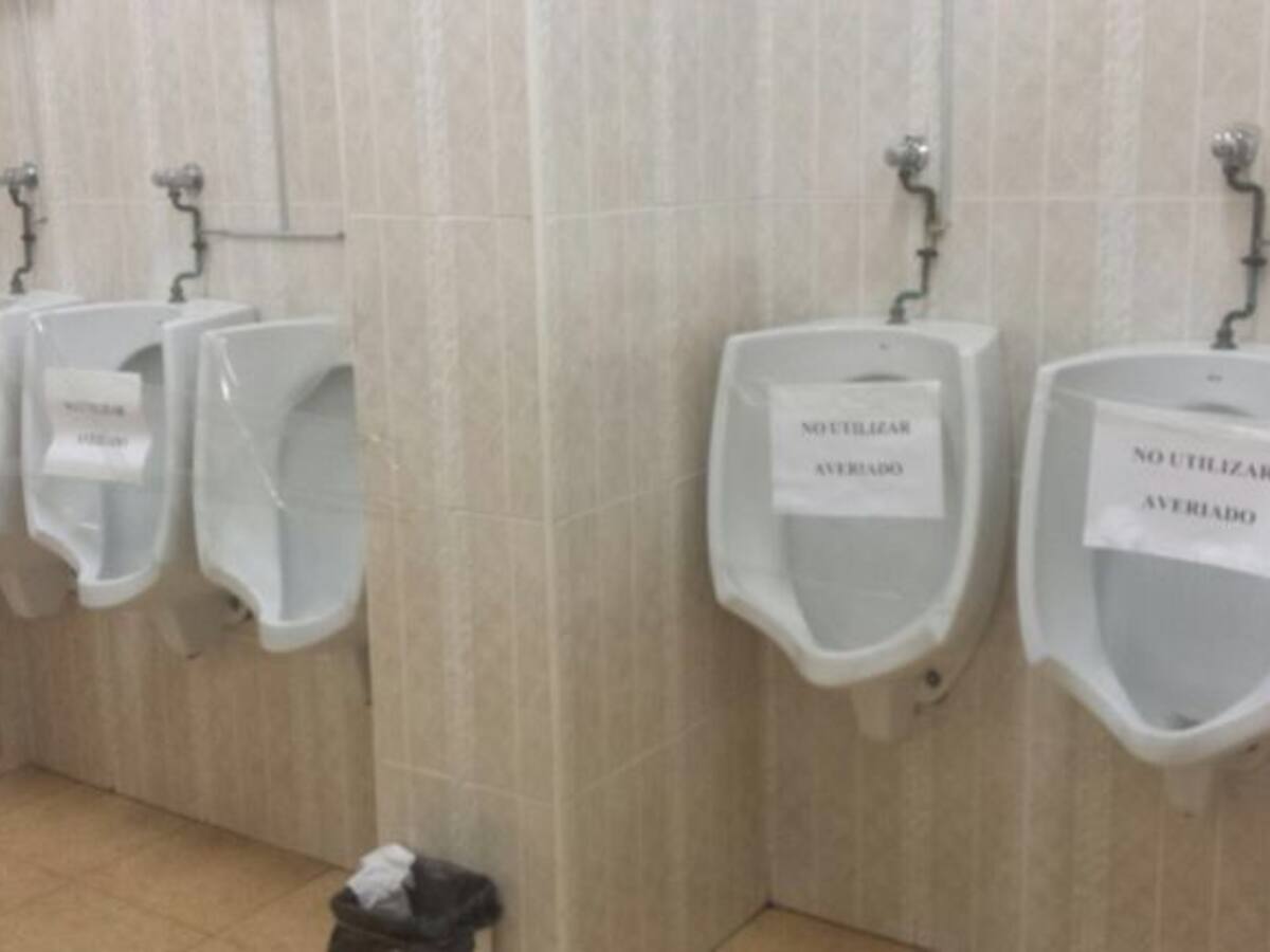 Obras en los baños de la Biblioteca Pública de Palencia