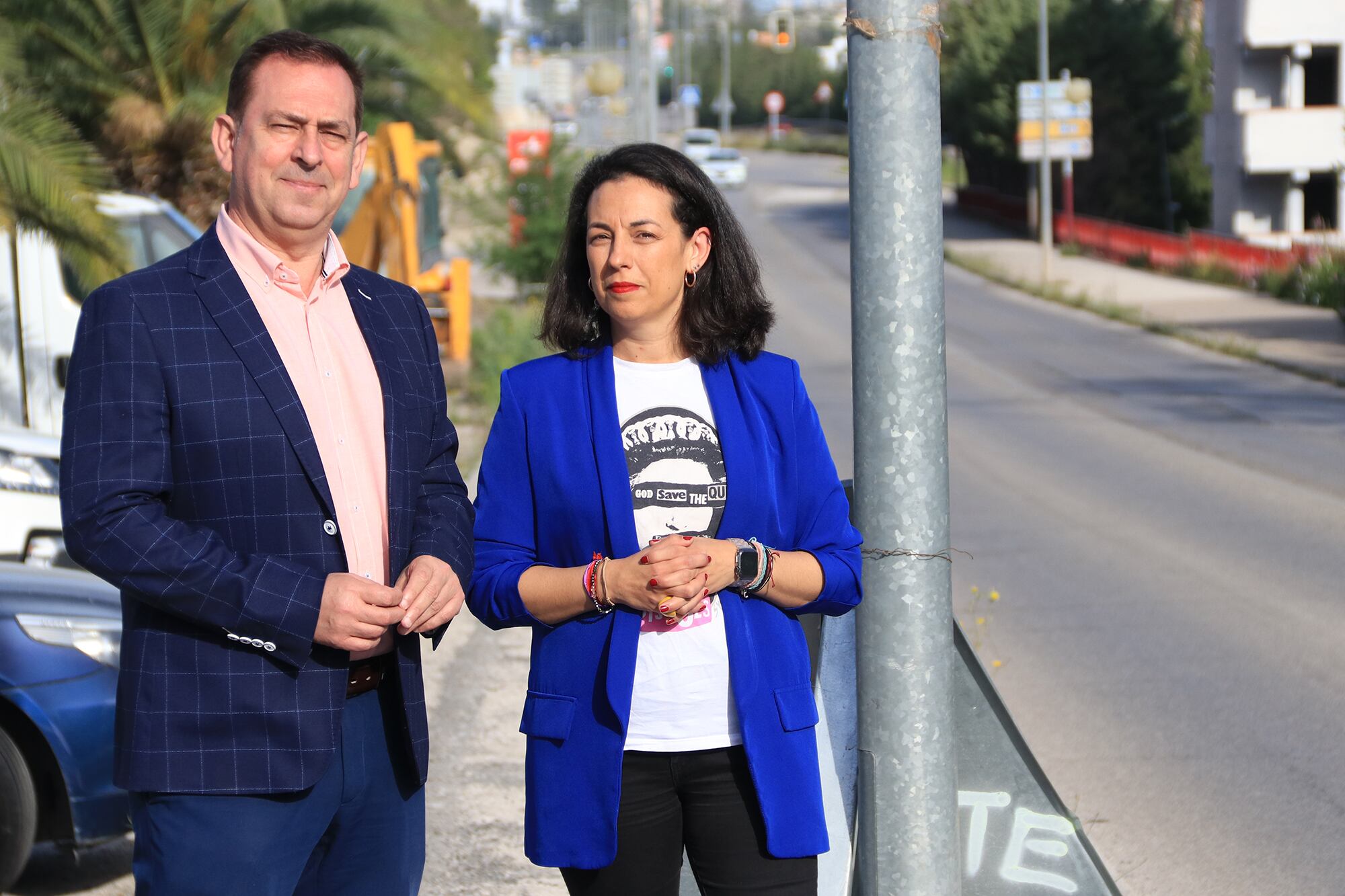 Javier Padorno y Mercedes Gámez en la Ronda Sur por la que se accede a Jaén.