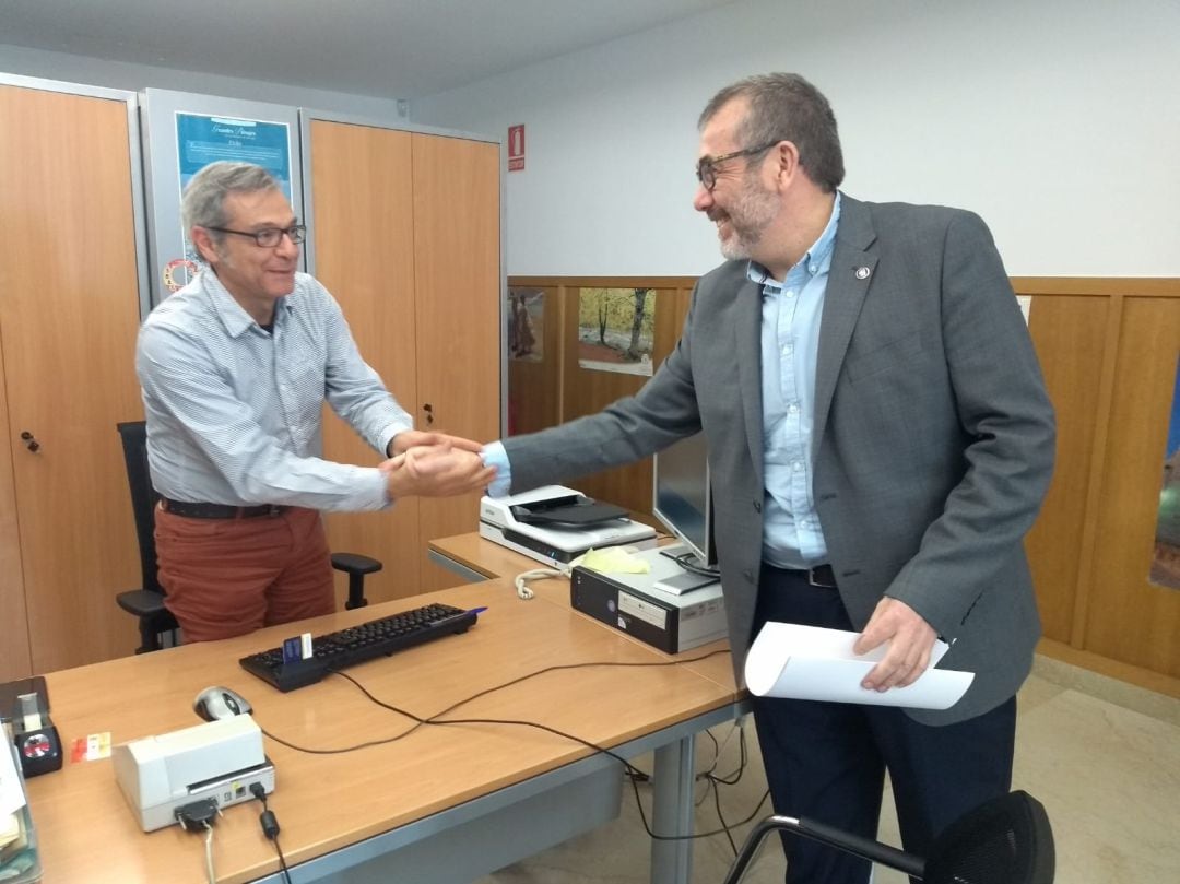 El catedrático de Historia Medieval José Cabezuelo, en el momento de oficializar su candidatura al rectorado de la Universidad de Alicante.