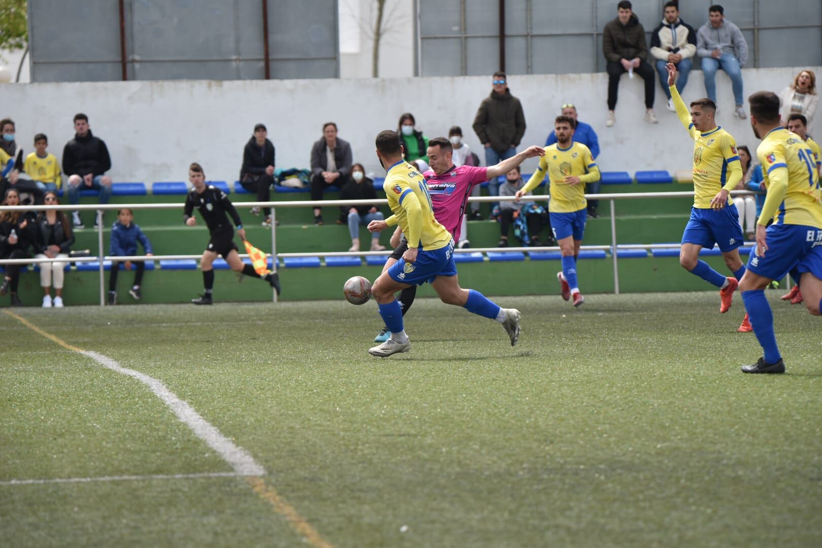 Imagen partido disputado entre el Conil y el Xerez CD