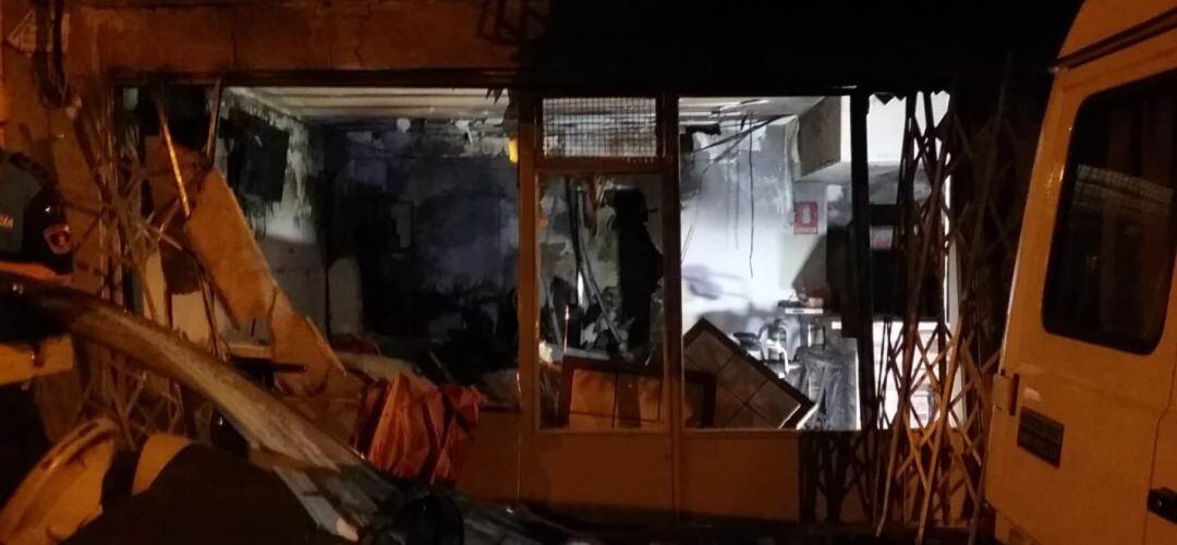 Vista exterior del local calcinado