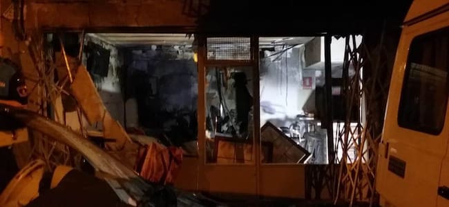 Vista exterior del local calcinado