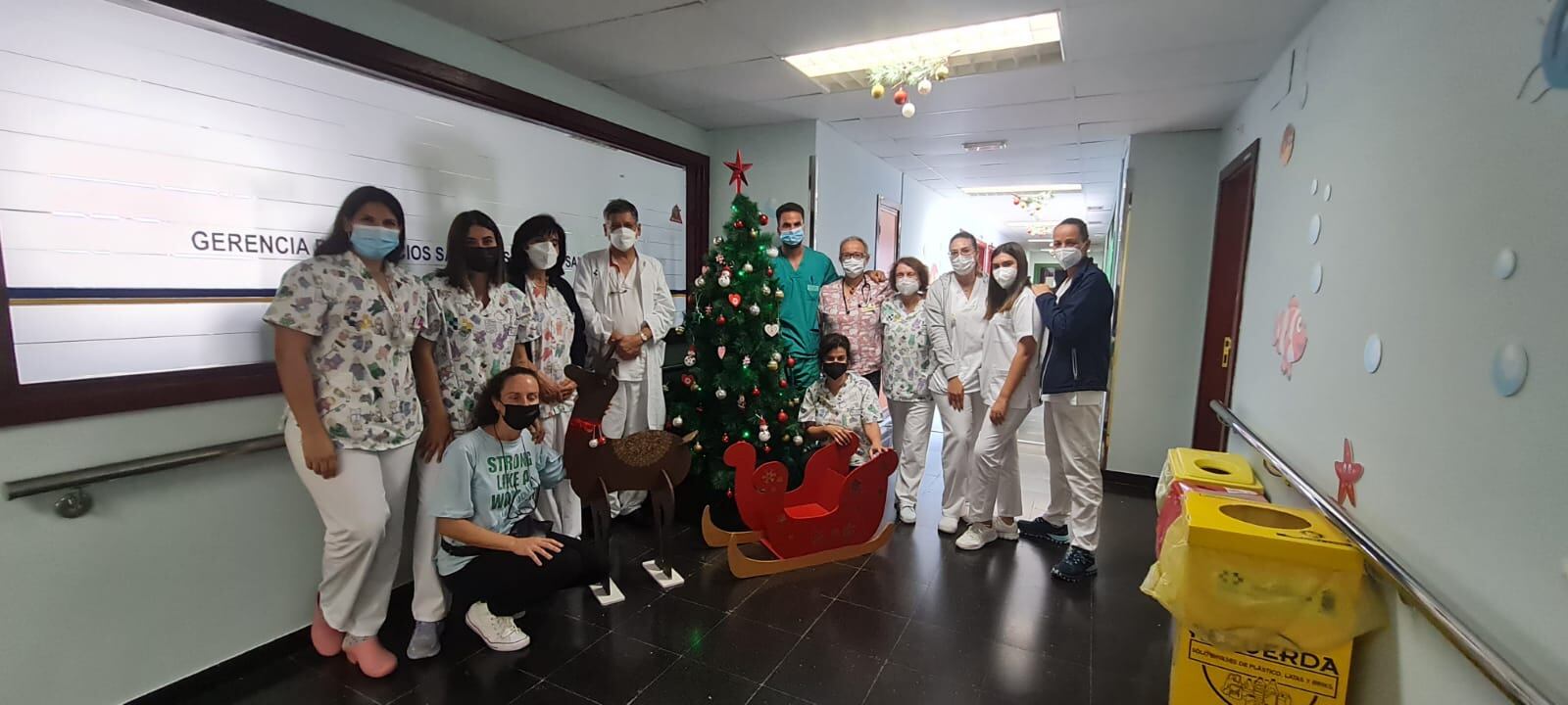 Decoración navideña en la planta de Pediatría del Hospital Universitario Doctor José Molina Orosa de Arrecife.