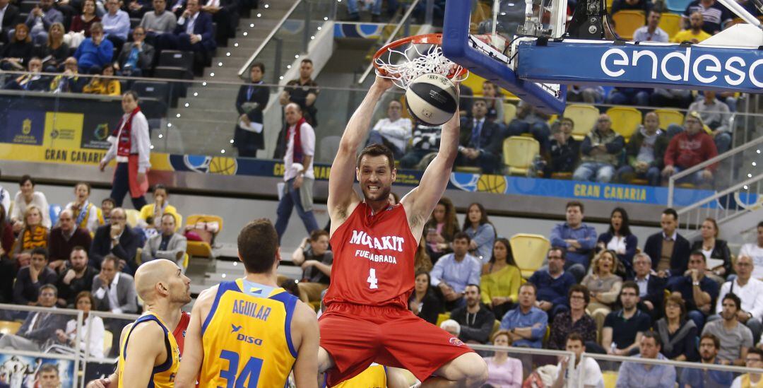 O&#039;Leary machaca el aro del Gran Canaria Arena en el duelo de copa del año pasado ante los grancanarios.