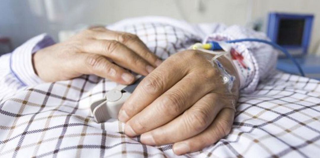 Una úlcera por presión es una lesión en la piel producida por una presión mantenida en una zona del cuerpo.