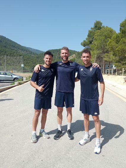 Pablo Carbonell, Raúl González e Imanol en el primer entrenamiento de la pretemporada.