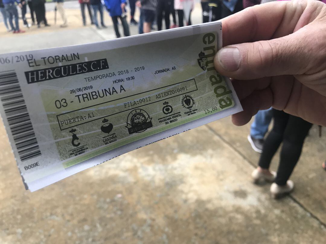 Las primeras entradas se pudieron conseguir pasadas las nueve de la mañana