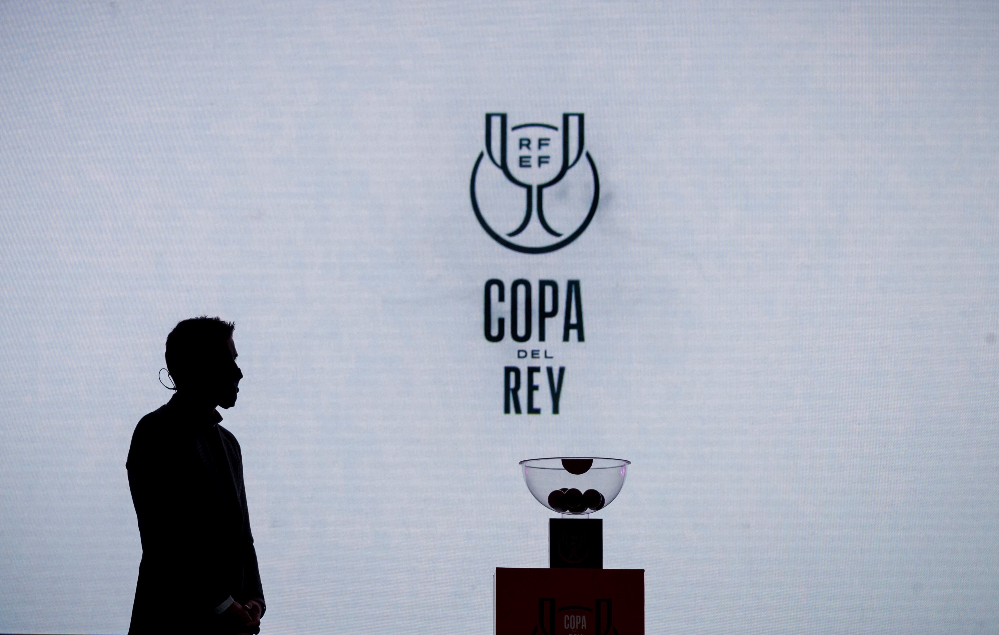 Sorteo de semifinales de final de la Copa del Rey, este viernes en la Ciudad del Fútbol de Las Rozas, en Madrid. EFE/RFEF/Pablo García