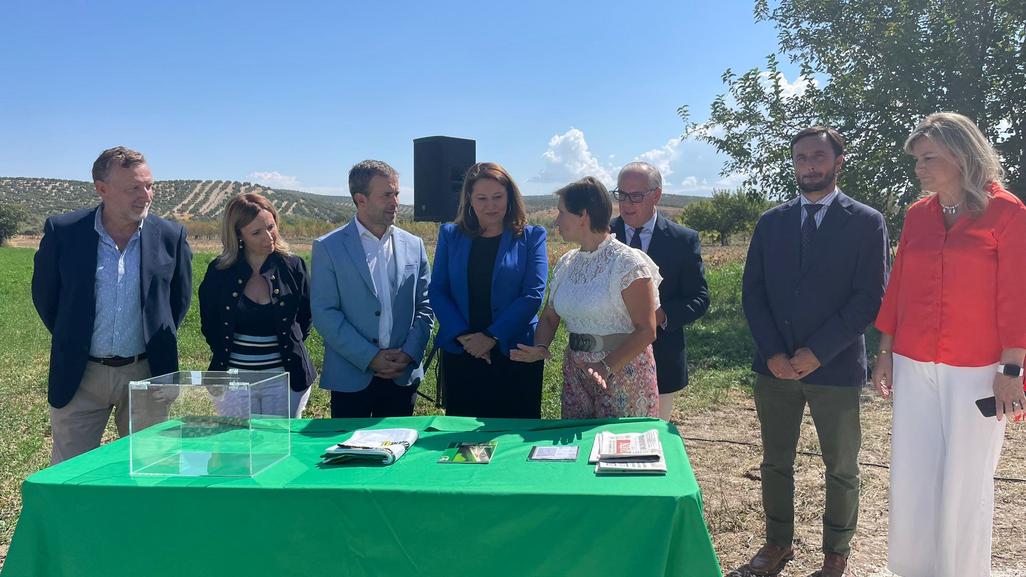 El alcalde de Jaén, Julio Millán, y la consejera de Agricultura y Medio Ambiente, Carmen Crespo, en el inicio de las obras de la EDAR en Las Infantas.