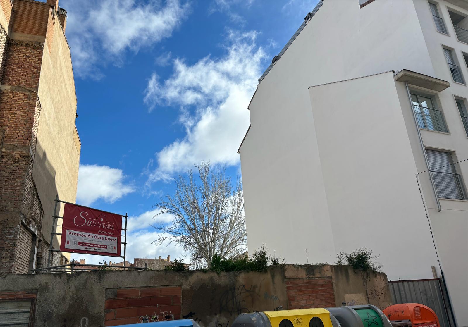 Cartel anunciador de la nueva promoción en la calle San Lorenzo