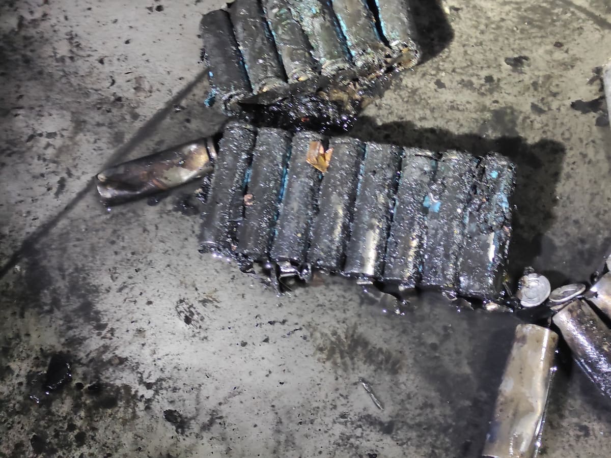 Una persona herida en un incendio en la calle Barcelona provocado, posiblemente, por un patinete eléctrico